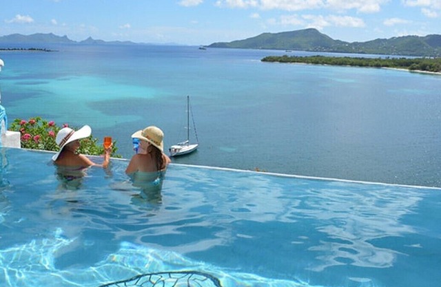 Beach villa with 3 bedrooms, 3 bathrooms and private pool in Carriacou, Grenada