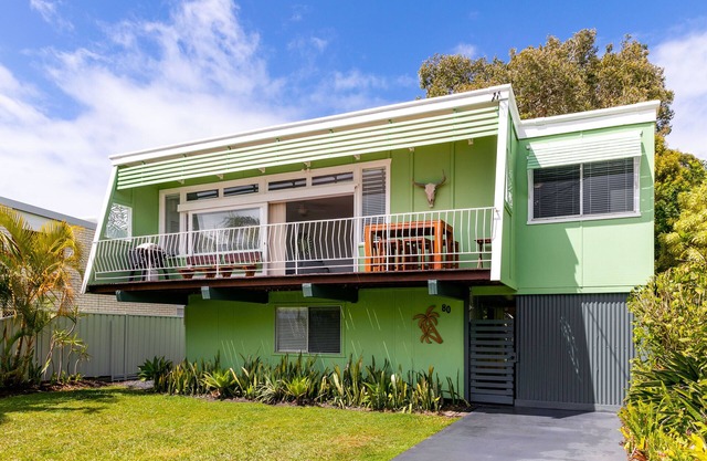 BEACHED @ YAMBA - Water Views, Pet Friendly and Air-con