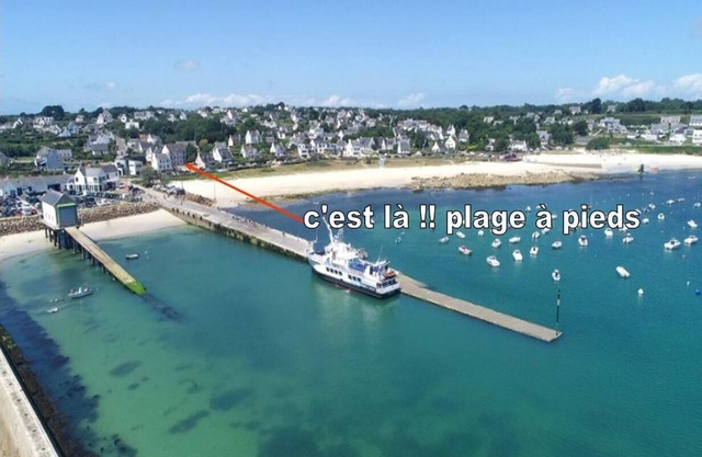 Beachfront apartment with private parking