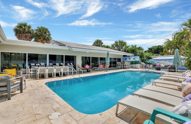 Beachfront Bliss: 6 Bedroom Home with Heated Pool