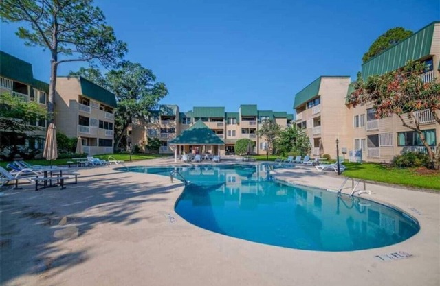 Beachfront Complex - 3 pools & Tennis - King Bed
