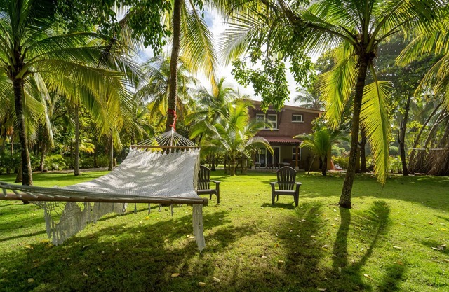 Beachfront Casita steps to the surf!