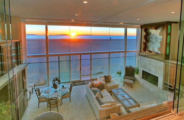 Beachfront-Luxury Glass House - Unbeatable 360° Rooftop View