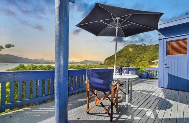 Beachfront Bliss Lower Apartment ~ Waterfront