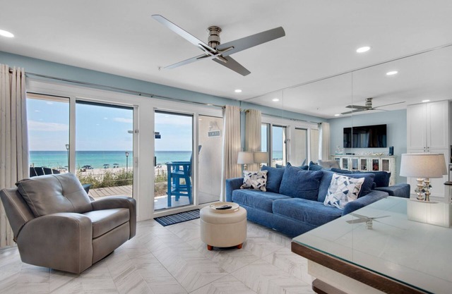 BeachFront, Renovated, wifi, Bch Svc, Kitchen, pool, grill.n