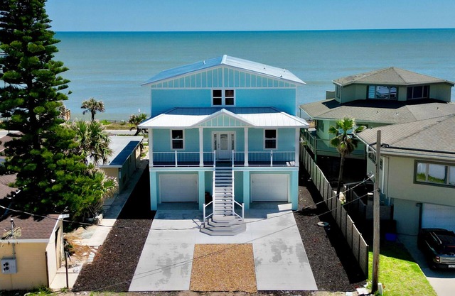 Beachfront retreat w views, games, hot tub & more!