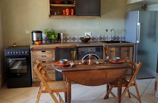 Beachside Apartment - Sleeps 2