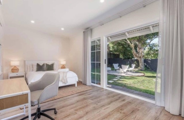 Beachside Charm with Garden - Walk to Train