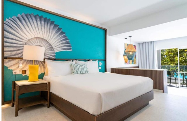 Beachside Comfortable Room – Relaxation and Fun Just Steps Away! All Inclusive!