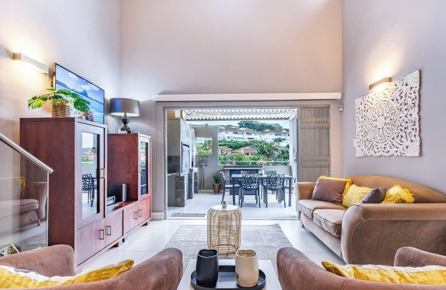 Beachside Escape in Ballito: Pizza Oven, Pool, Back - Up Power