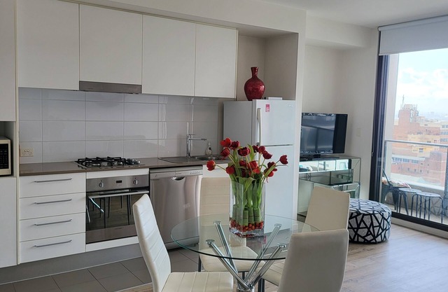 Beachside Newcastle East 2 bedroom Apartment with WiFi & Parking