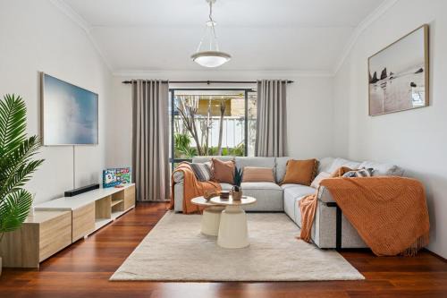 Beachside Stay, Cafes Nearby, 100Mbps WiFi