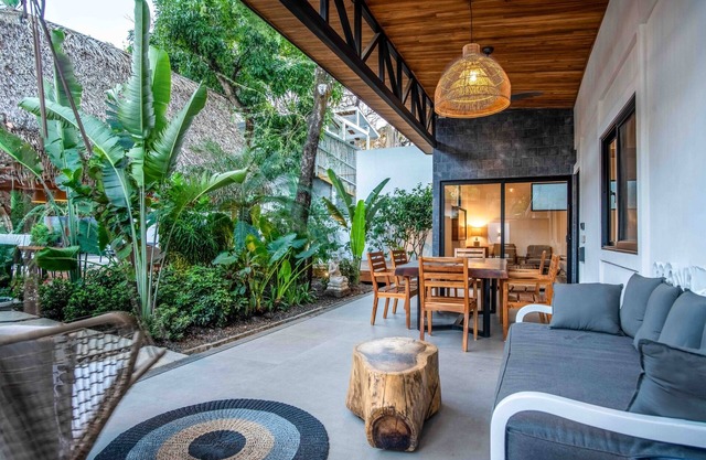 BEACHSIDE Villas 2 bd, POOL & TROPICAL RANCHO