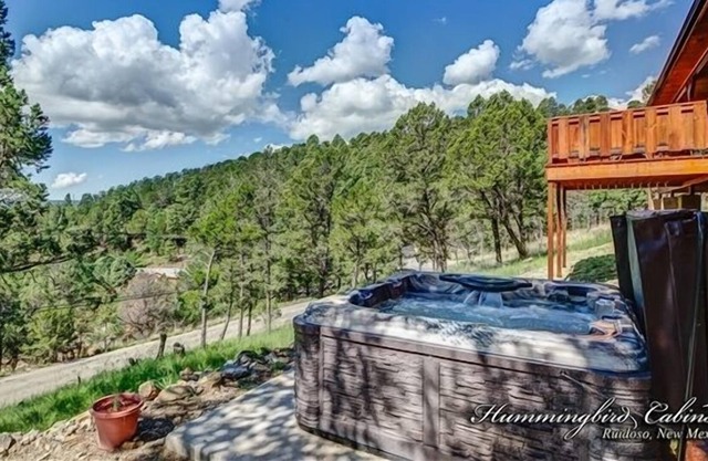 Bear Crossing: 'Great Getaway location' with Hot Tub