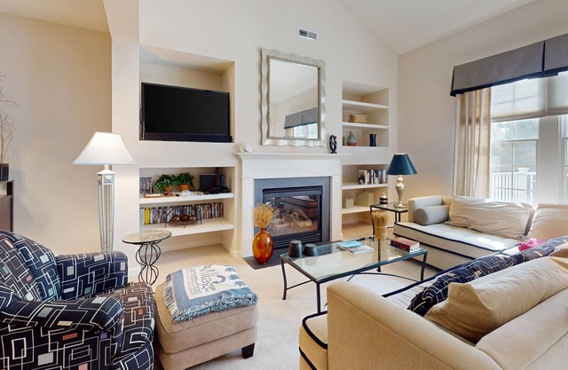 Bear Trap Dunes villa with resort amenities & screened deck - dog-friendly