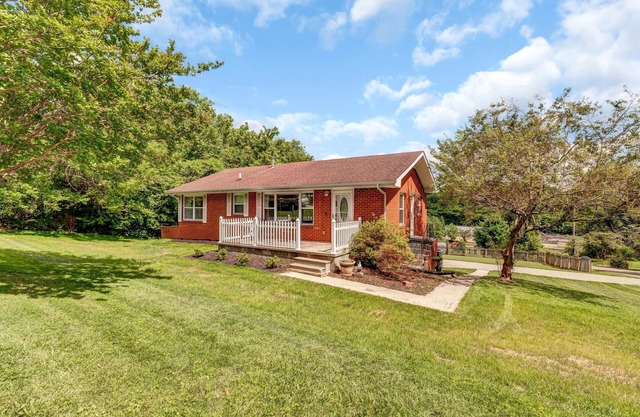 Bearden Bungalow - 10 Min. to Downtown and West Knoxville