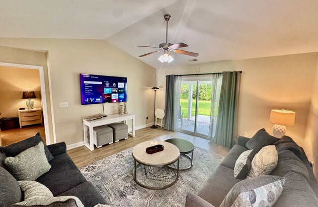 Beaufort Bungalow, 3 Bedroom w/all New Furniture
