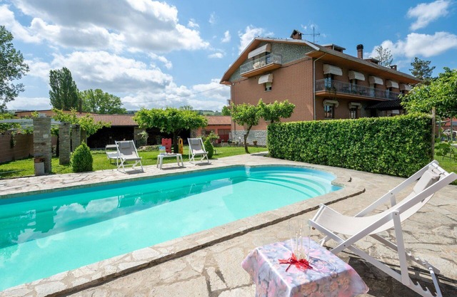 Beautiful apartment for 4 people with WIFI, pool, A/C, TV and patio
