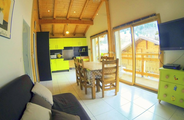 Beautiful apartment 7km la Clusaz Grand-Bornand 25 km Annecy accessible PMR