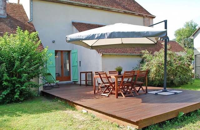 Beautiful private villa for 6 guests with WIFI, TV and terrace