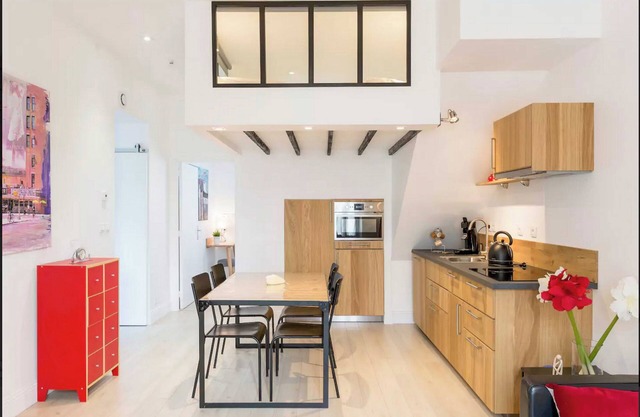 Beautiful 2 bedroom center of Dinard, shops and beaches on foot