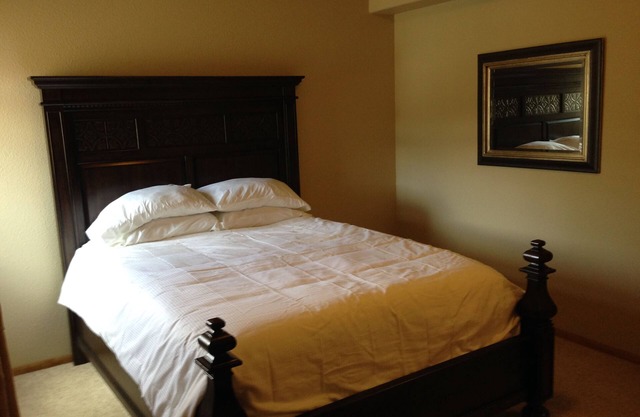 Beautiful 2 Bedroom Loft in the Heart of Downtown NOW with Air Conditioning.