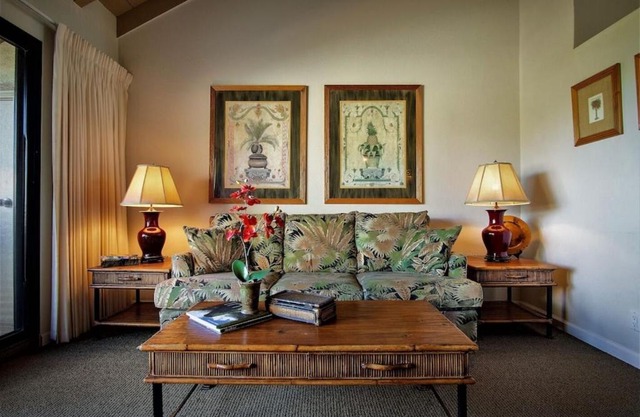 Beautiful 2 Bedroom Oceanview Condo at Maui Kamaole Located at South End of Kihei Adjacent to Wailea Traditional Hawaiian Style