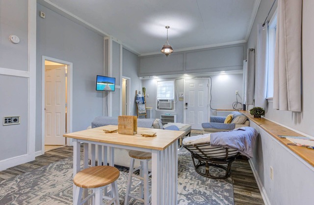 Beautiful 2 Bedroom Cottage