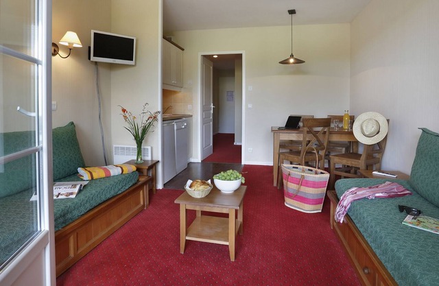 Beautiful 2 room apartment in Lac Mondésir holiday resort