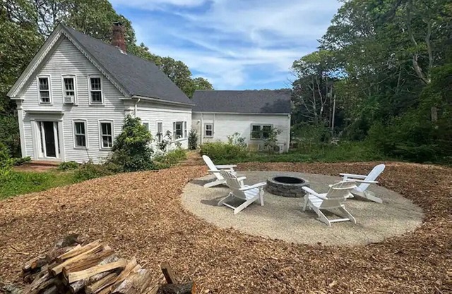 Beautiful 2BD/2BA Private Historic Home in Pastoral Setting