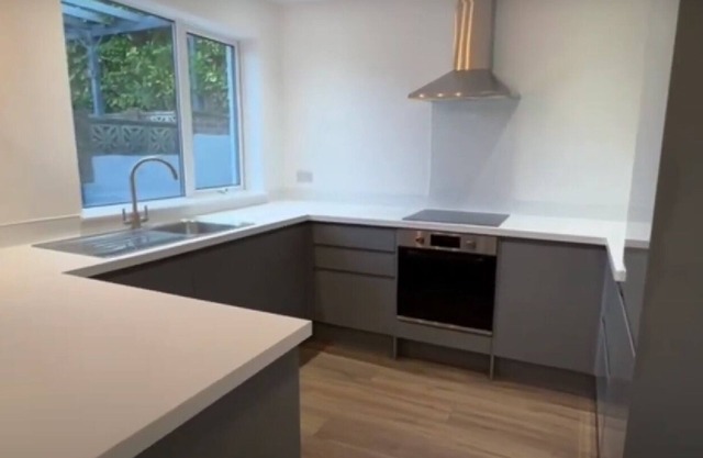 BEAUTIFUL 3 BEDROOM BUNGALOW IN QUIET WILTSHIRE VILLAGE
