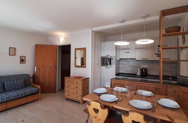 Beautiful 3-room apartment for 7 with balcony, Montgenèvre