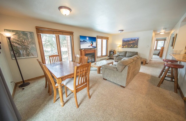 Beautiful 3rd floor condo with an amazing view