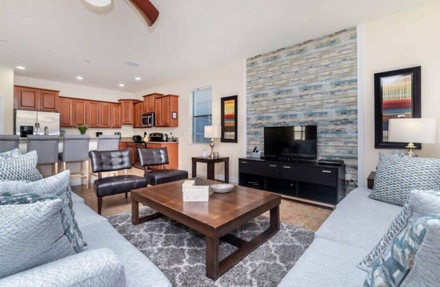 Beautiful 4 Bed Pool Home with Game Room-1456MS