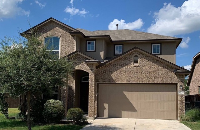 Beautiful 4 Bedroom Home 1 Block form the National Shooting Complex