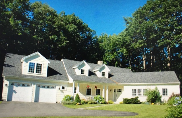 Beautiful 4 BR, Close to Everything! Walk to Gooch's Beach and Dock Square!