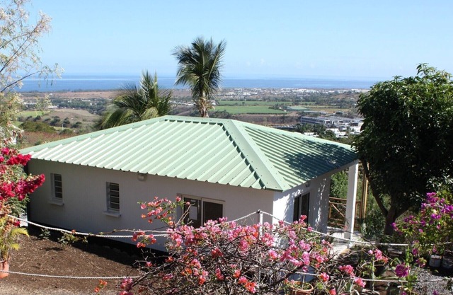 Beautiful 40m2 bungalow with panoramic sea view