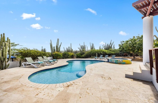 Beautiful 5BR Villa *Zen*Nature*Views*BBQ*BathTub*