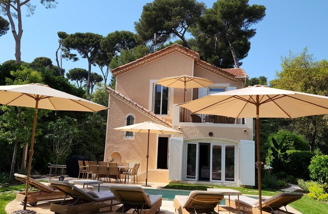 Beautiful and luxurious villa on cap d antibes