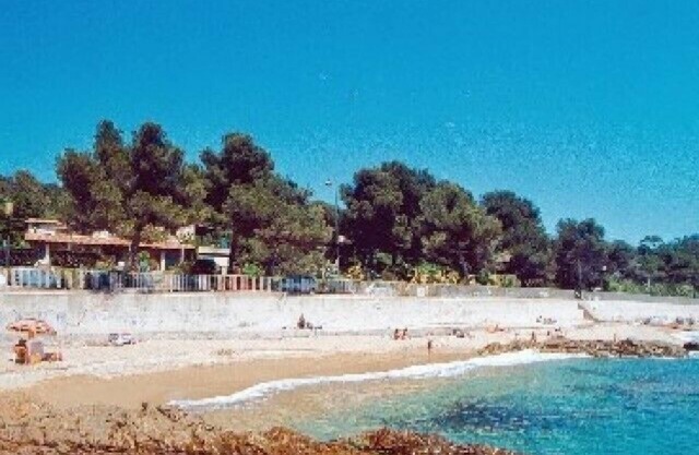 Beautiful apartment for 6 pers in front of the sea and the Gigaro beach