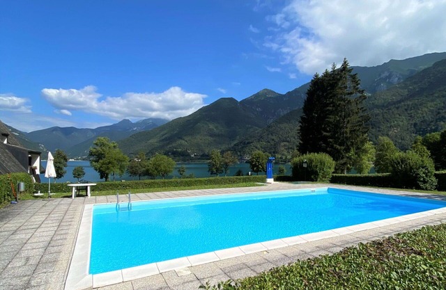 Beautiful apartment for 5 people with pool, WIFI, TV, balcony and pets allowed