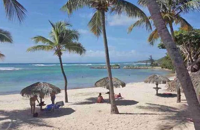 BEAUTIFUL APARTMENT 2P 45m2, Terrace 12m2, swimming pool, tennis court, beach, WIFI (telecommuting)