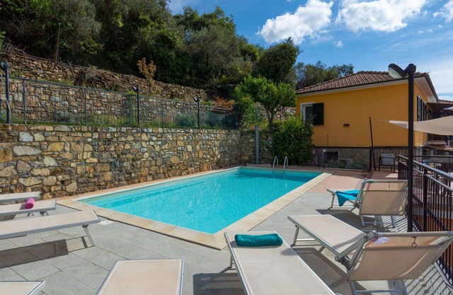 Beautiful apartment for 18 people with private pool, WIFI, TV, patio and panoramic view