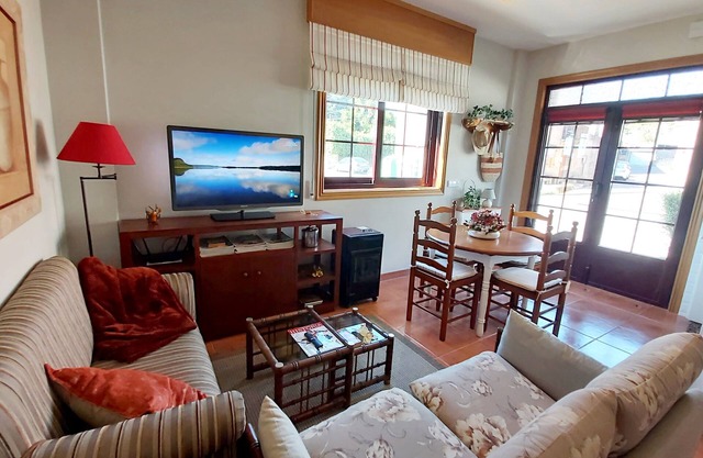 Beautiful apartment 5' drive from the beach and the mountains.