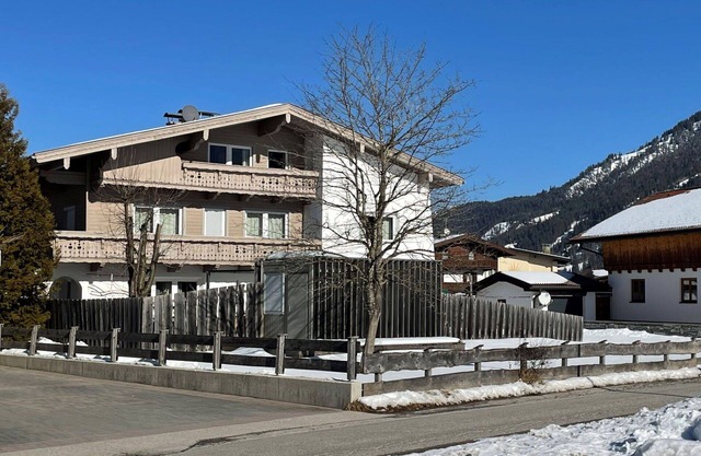 Beautiful apartment for 5 people with WIFI, TV and patio