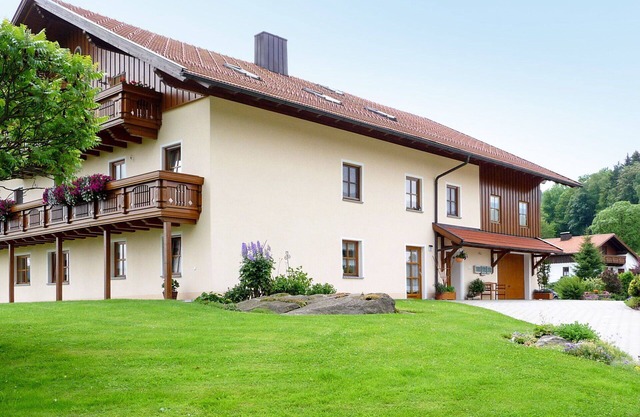 Beautiful apartment for 8 people with WIFI, TV and patio