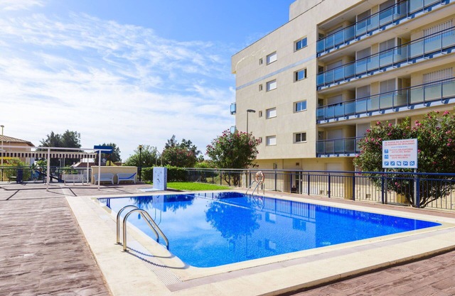 Beautiful apartment for 4 people with pool, TV and terrace