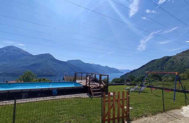 Beautiful apartment for 6 guests with WIFI, hot tub, pool, TV and terrace
