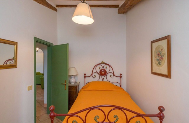 Beautiful apartment for 7 people with WIFI and TV