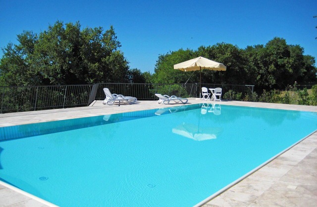 Beautiful apartment for 4 guests with WIFI, pool, TV and pets allowed, close to San Gimignano